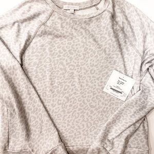 BEYOND YOGA CHEETAH PULLOVER | NWT